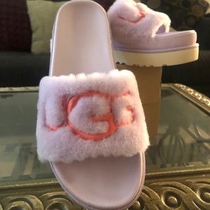 Ugg fur slide